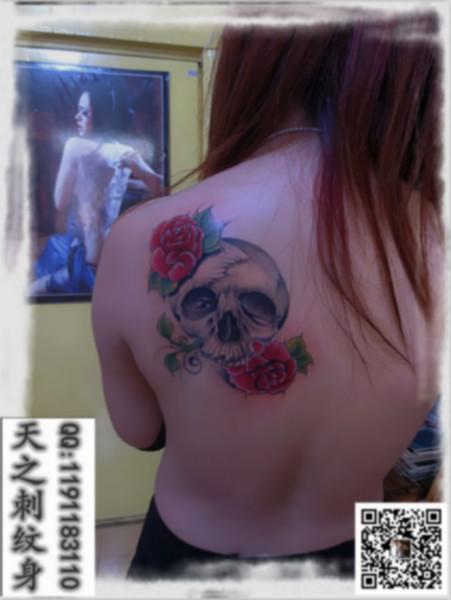 供应疤痕遮盖纹身，女生后背纹身，手碗纹身，纹身图片，青岛纹身