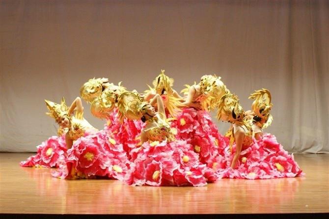 北京礼仪乐队舞蹈杂技肩上芭蕾演出批发