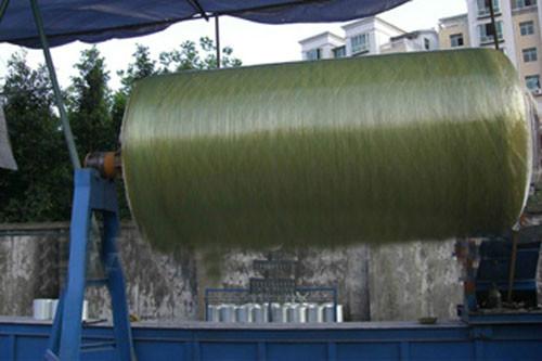 北京玻璃钢缠绕容器是有高树脂含量的耐腐蚀内衬层、过度层、纤维缠绕加强层及外保护层组成。