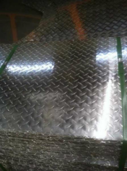 供应广东防滑三条筋花纹铝板多少钱 唯一代理商天津宏达金属图片